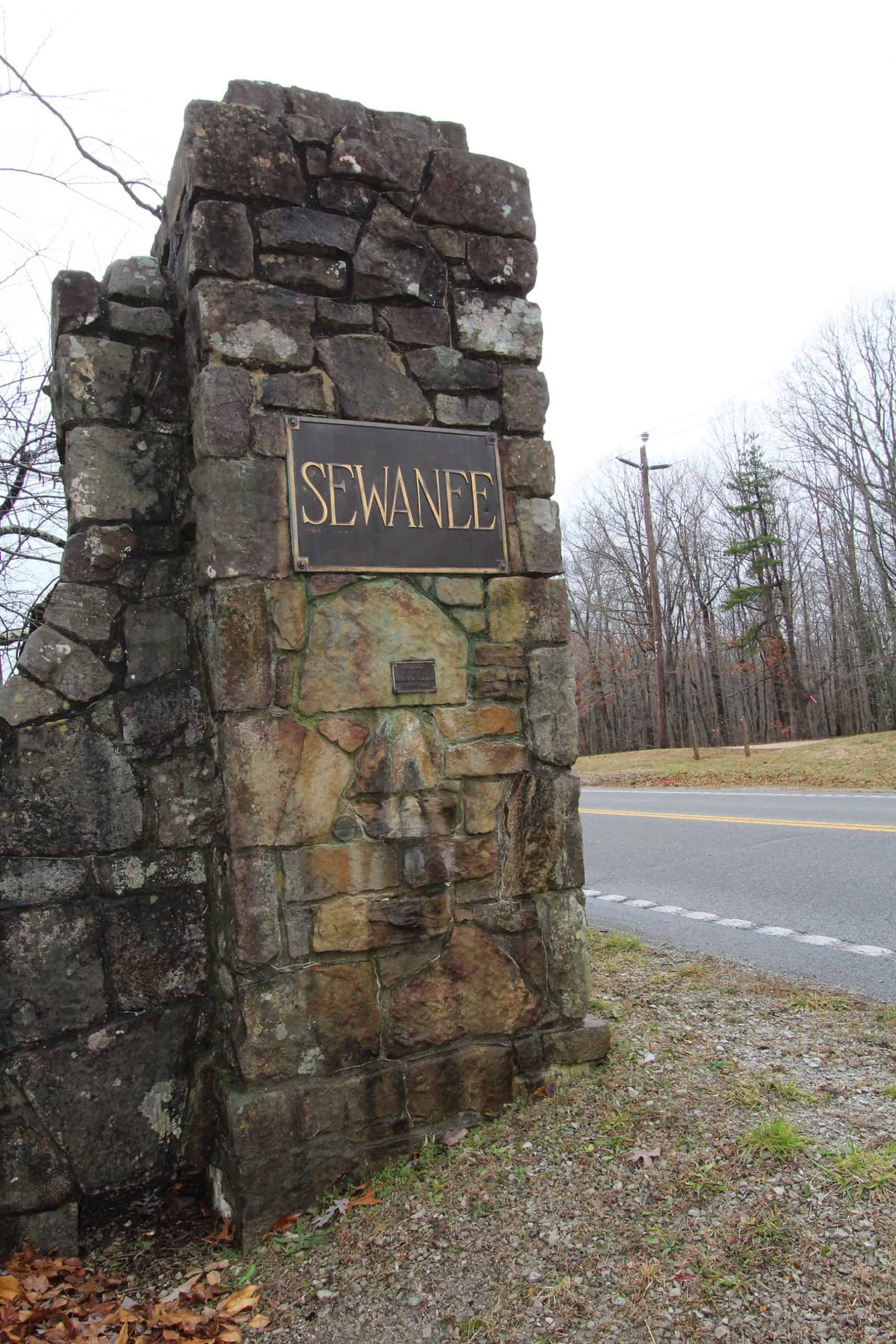 Welcome to Sewanee Sign