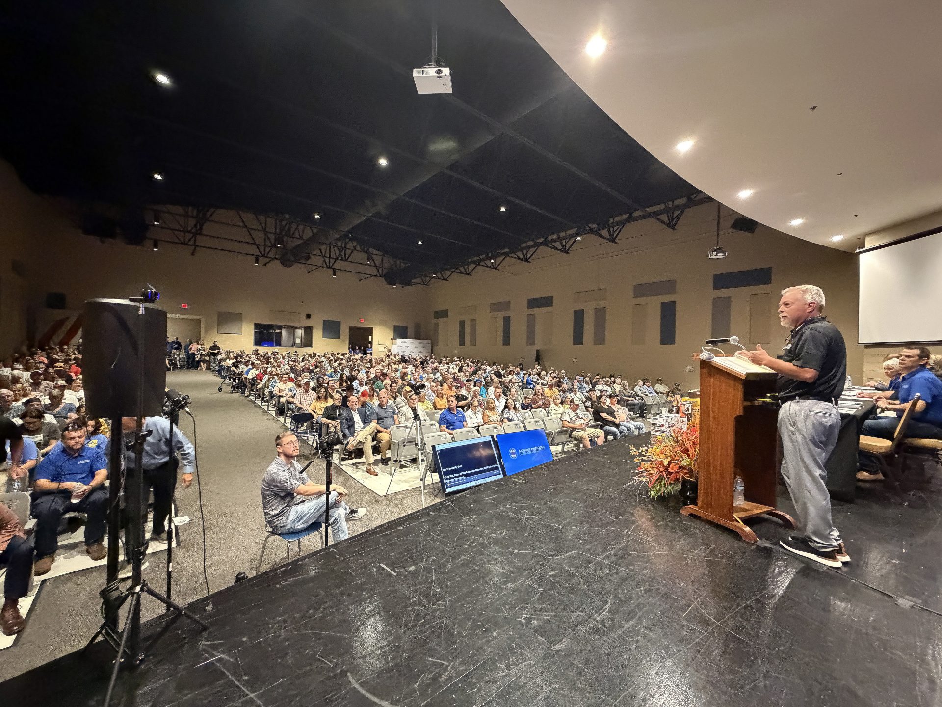 Annual Meeting Crowd 2026-5-stage angle out